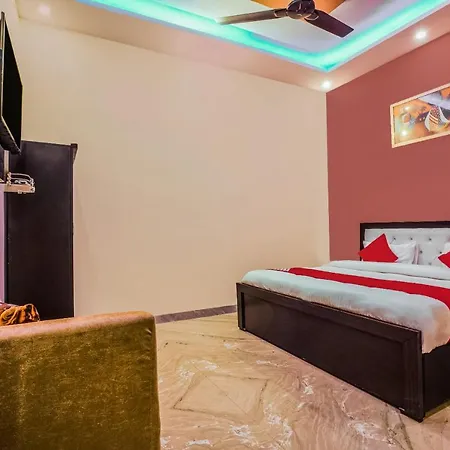 ホテル Oyo 24743 Janak Residency